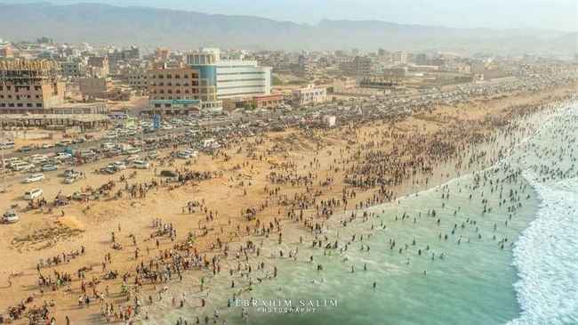 إنقاذ 5 أشخاص من الغرق في موسم البلدة السياحي بحضرموت