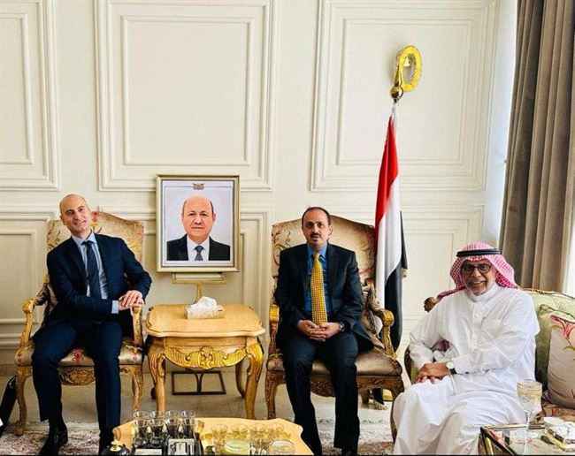 مع إنهيار الخدمات والريال اليمني الحكومة تنشغل بترتيبات إقامة حفل السيمفونيات في باريس
