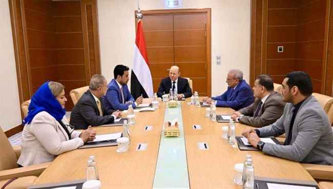 الخوف من انهيار الاقتصاد اليمني يطغى على اجتماعات المجلس الرئاسي