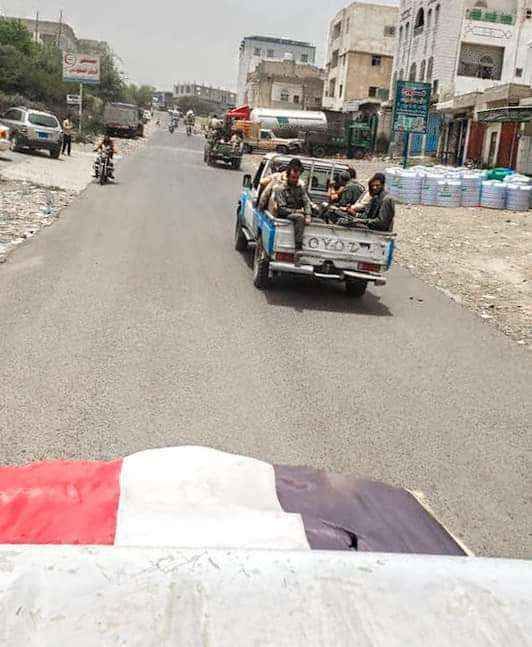 فجرها مدويا.. شرطة تعز لم تقبض حتى الآن على المتهمين بالاغتيال واعتقلت 20 إسم عشوائياً