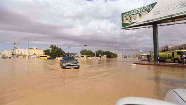 السيول تجرف "خطر قاتل" من اليمن إلى السعودية والدفاع يتدخل فورا