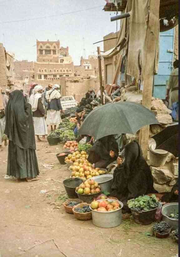 عبدالملك الحوثي يحول صعدة الدينية إلى "إمارة طالبانية"