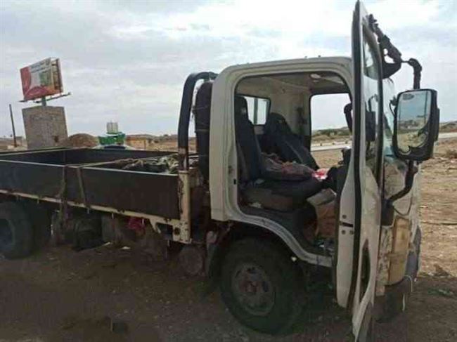 شاهد.. القبض على تاجر بحوزته 3960 حبة مخدر مع 3 مدمنين في المكلا