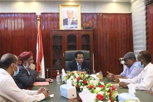 نقاش لتنفيذ حملة رش ضبابي في المهرة