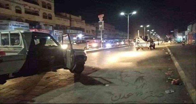 فيديو.. الأشتباكات مستمرة والأسلحة الثقيلة تدخل ومصدر أمني يوضح حقيقتها