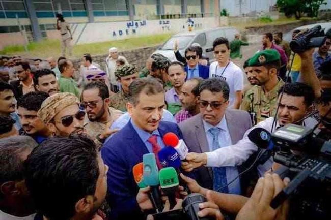 صور.. محافظ عدن يصل إلى العاصمة ويدلي باول تصريح هام