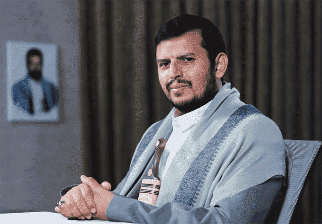 شاهد أول ظهور لـ(شقيقة) عبدالملك الحوثي وسط صنعاء .. بشرى بدر الدين