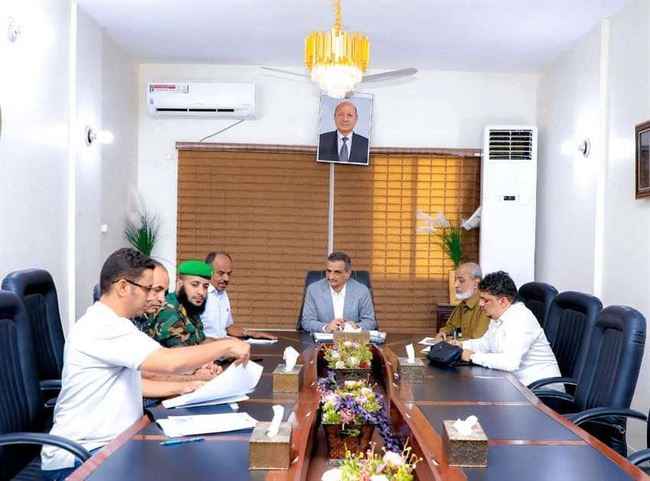 وزير الدولة يوجه بإيقاف البسط على أراضي المنطقة الحرة بكل أشكال الحزم
