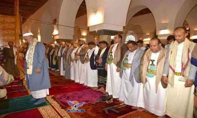 الحوثي يقيل مسؤول حكومي كبير بعد اكتشافه طريقة صلاته