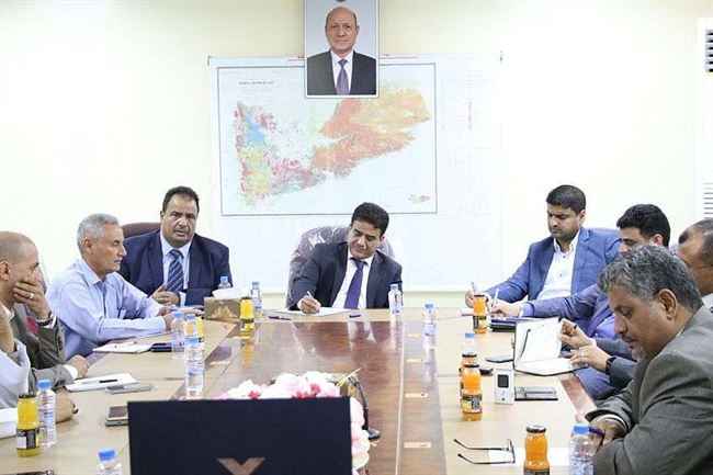ضربة قاصمة للهوامير.. إعادة النظر في آلية استيراد المشتقات النفطية