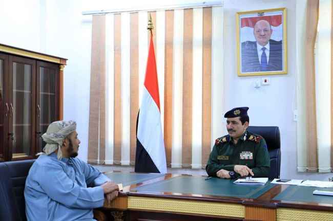 تفاصيل لقاء جمع محافظ سقطرى الجديد  ووزير الداخلية