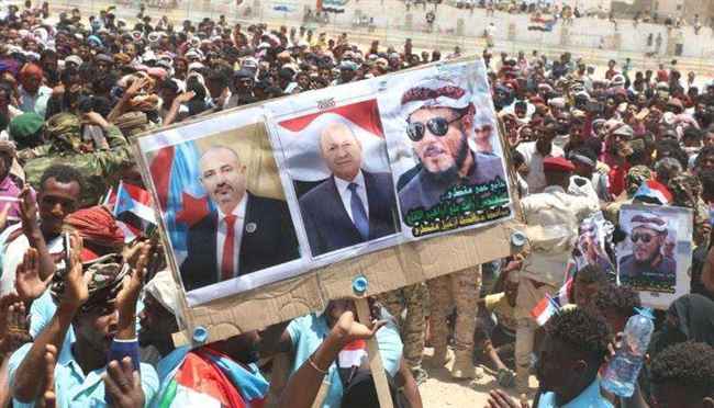 لأول مره .. تظاهرة حاشدة ترفع صورة الرئيس العليمي في سقطرى