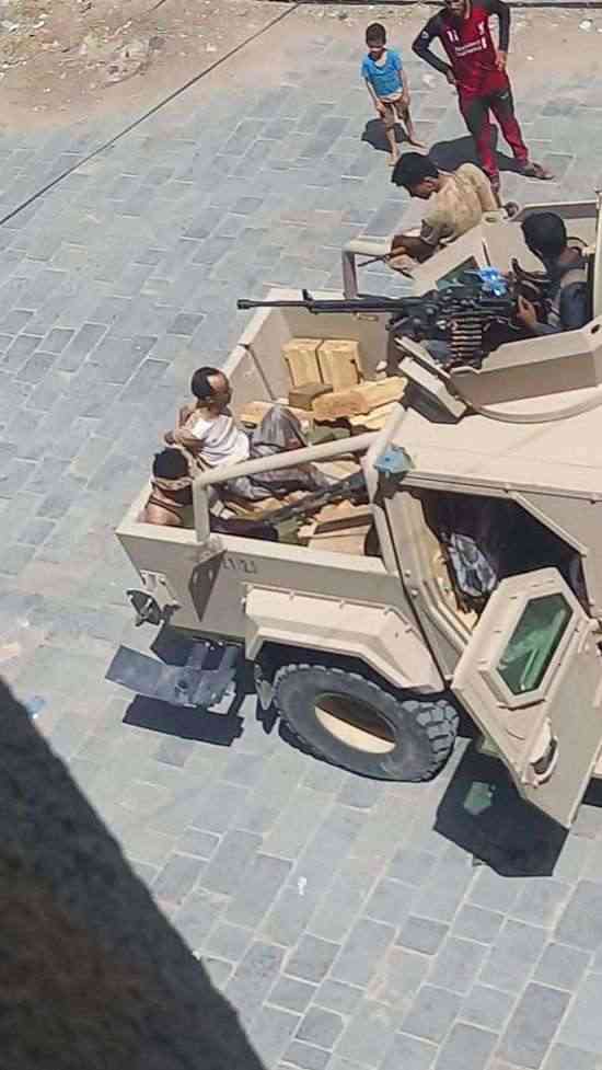 القبض على قناصين إخوانيين قتلا مواطنيين في عتق