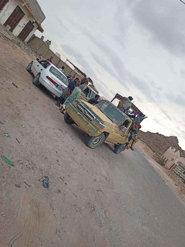 شاهد بالصور.. المقاومة الجنوبية تسيطر على نقطة عسكرية هامة وتعمل على تأمين طريق دولي