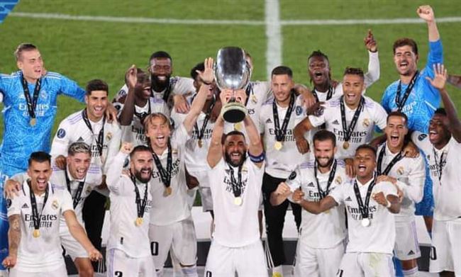 الريال يتوج بكأس السوبر الأوروبية.. وبنزيمة يحرز رقما حاسما