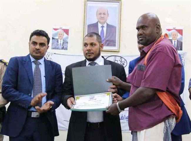 محافظ سقطرى الجديد يؤكد دعم سطلته لهذا القطاع الثري