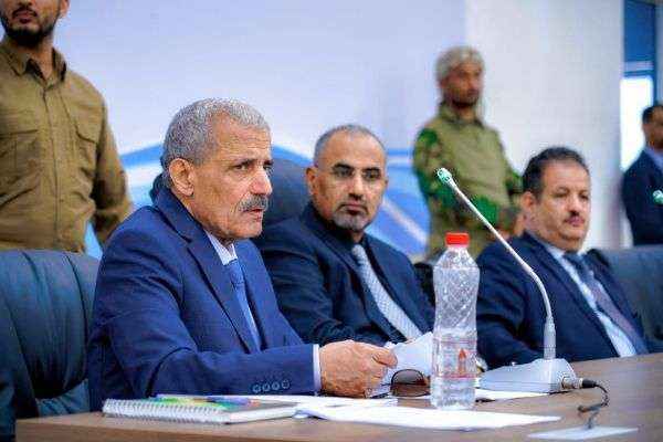 مصادر لـ"نافذة اليمن" : اللجنة العسكرية توصي بإقالة قيادات المنطقة العسكرية الأولى ومحوري المهرة وتعز