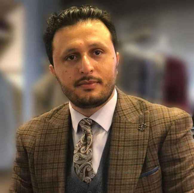 سعودي ينتقد مسؤول يمني بشدة بعد مهاجمته المجلس الرئاسي