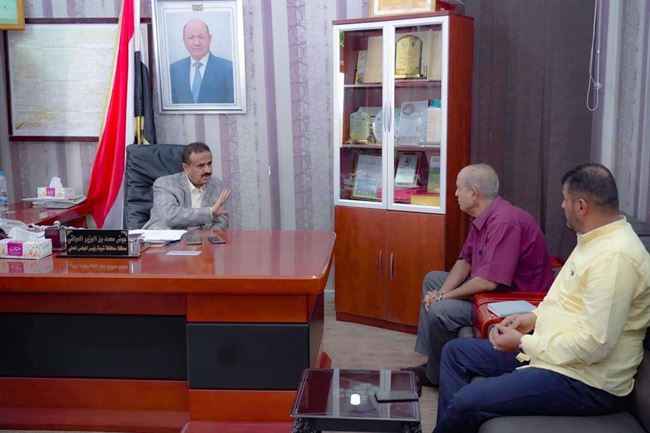 إبن الوزير يلتقي وفد من الشركات النفطية ويطمئنهم بشأن الأمن ويشدد على أهمية تأمين أنابيب الضخ