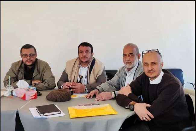 الحوثي يتغزل بحزب الإصلاح ويدعوه للوقوف معاه ضد المجلس الرئاسي والتحالف العربي