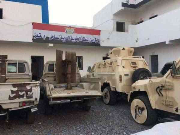 الأجهزة الأمنية تضبط مهرب أسلحة بحوزته ذخائر عسكرية بكميات كبيرة بالساحل الغربي