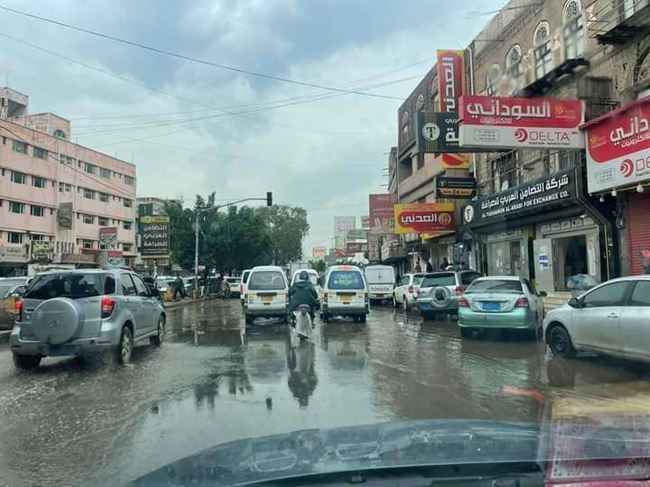 كبار مسؤولي الحوثي يعتدون على شيخ بارز في صنعاء والقبائل تؤكد حقها بالرد