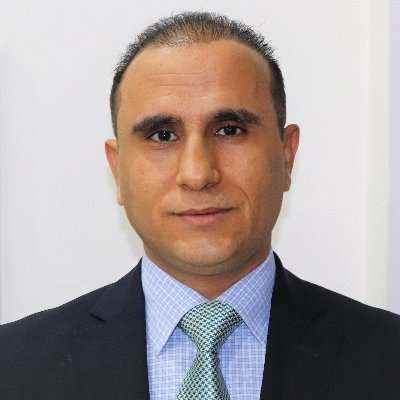دبلوماسي سابق يحدد الواجب المقدس في اليمن .. استعادة صنعاء وليس قتال عدن