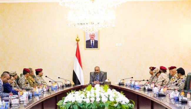 وزير الدفاع الداعري يقدم تقريره عن أحداث شبوة ..  الزبيدي يعلن مساندة السلطة المحلية