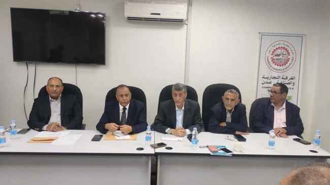 في اجتماع موسع مع كبار التجار .. وزير الصناعة يبشر بأبواب استيراد القمح من عدة دول