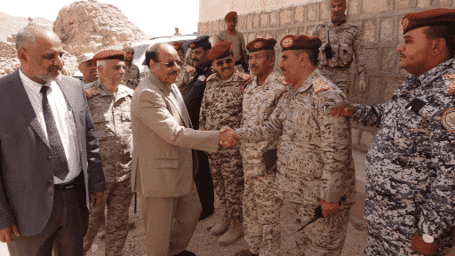 كشفها ناشط.. عميد سهل دخول الحوثي أبين وحصل على مكافأة ضخمة من علي محسن الأحمر