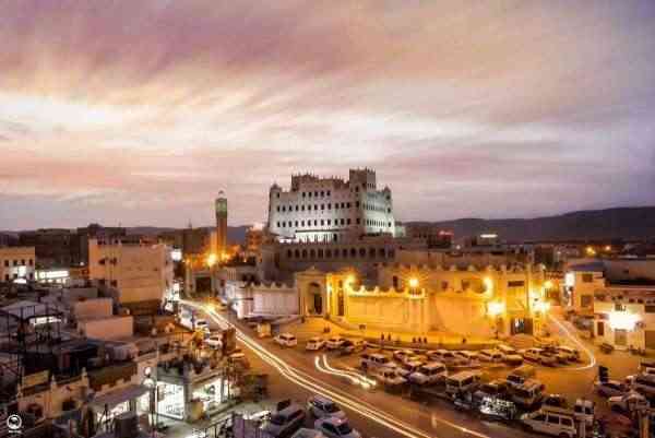 شاهد أول ظهور لالوية العمالقة الجنوبية في مدينة سيئون