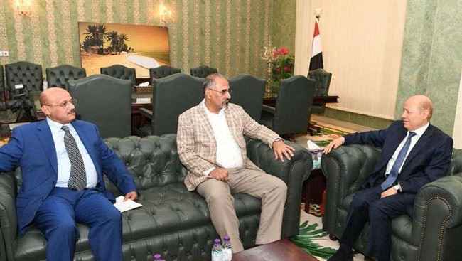 صحيفة سعودية تدعو اليمنيين لهبة حقيقة .. وهذه هي الفرصة الأخيرة