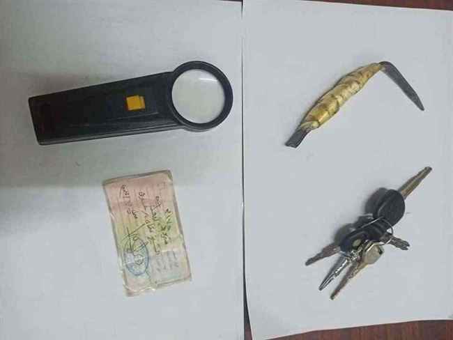 بأدوات بدائية.. ضبط عصابة متخصصة بسرقة السيارات في حضرموت