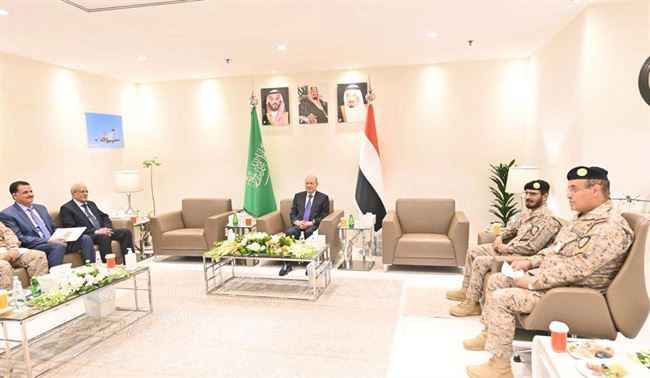 الرئيس العليمي يستمع على إيجاز من العمليات المشتركة لقوات التحالف