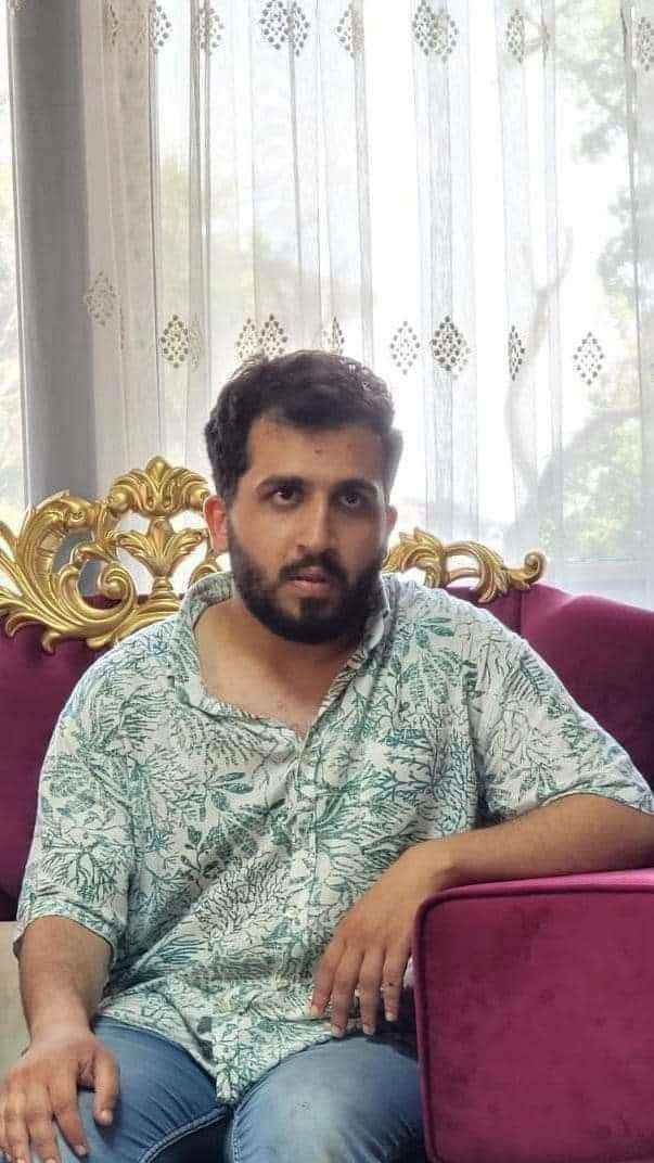 فيديو يغضب اليمنيين.. شاب يمني يقاوم 50 تركي في اسطنبول اعتدوا عليه بوحشية