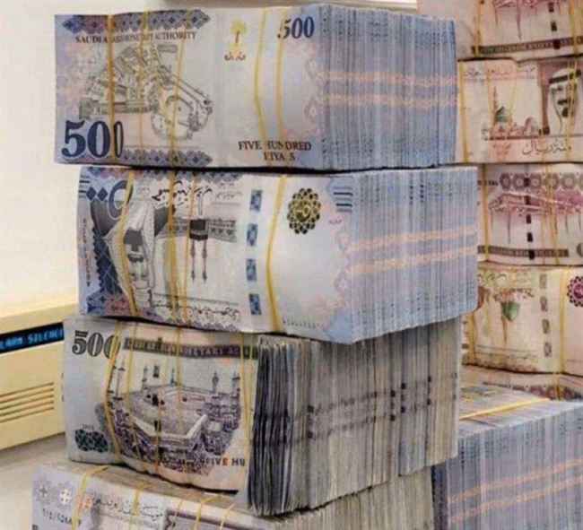 انهيار جديد للريال رغم إعلان البنك المركزي بدخول مليار ريال سعودي خزينته