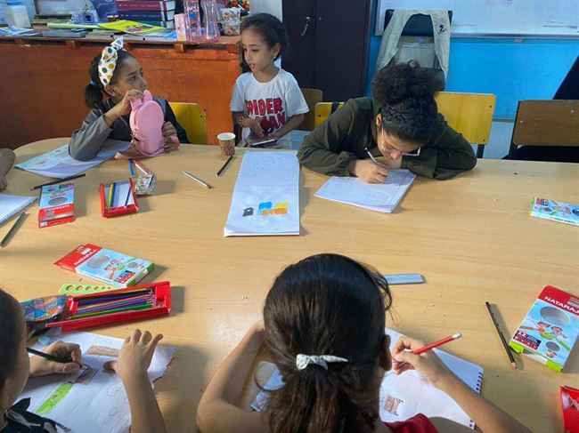 الموروث العدني في مقدمة أجندة مناهج الجنوب لمخيمات الأطفال الصيفية