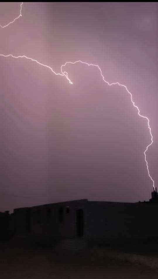 صاعقة رعدية تضرب طفلة وتقضي عليها فوراً بالمحويت