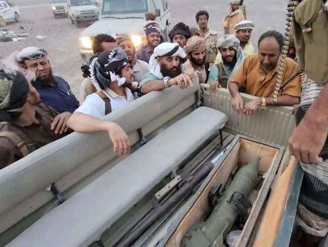 صور صادمة.. ضبط صواريخ "لو" وذخائر دبابات وأسلحة وأدوية محرمة و13 طقم في لحج