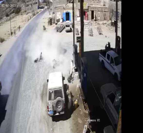 الحوثي يعتقل تاجر كبير بعد نشره فيديو يدين الجماعة بحادث مروع.. شاهد