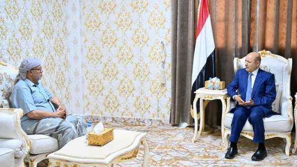 العليمي يوجه دعوة لأبناء المهرة بشأن التجاذبات السياسية