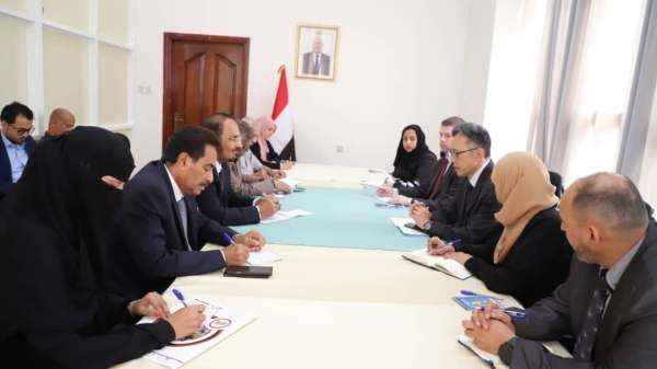 أبلغ مكتب المبعوث الأممي.. محافظ حضرموت يلوح الانفصال وإعلان الإدارة الذاتية