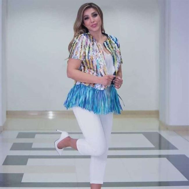 شاهد.. فيديو جريئ للفنانة اليمنية أروى من حمام السباحة يثير غضب اليمنيين