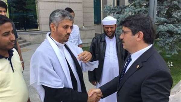 صحيفة سعودية تفتح النار على حمود المخلافي وتصفه بـ(خائن ومرتزق)