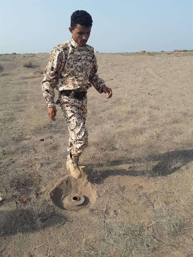 شاهد.. القوات المشتركة تمنع حدوث كارثة في الساحل الغربي