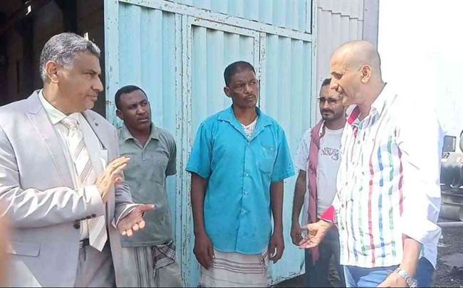 محلي عدن يوجه بسرعة صيانة المولد الكهربائي بمحطة ضخ المياه لمديرية البريقة