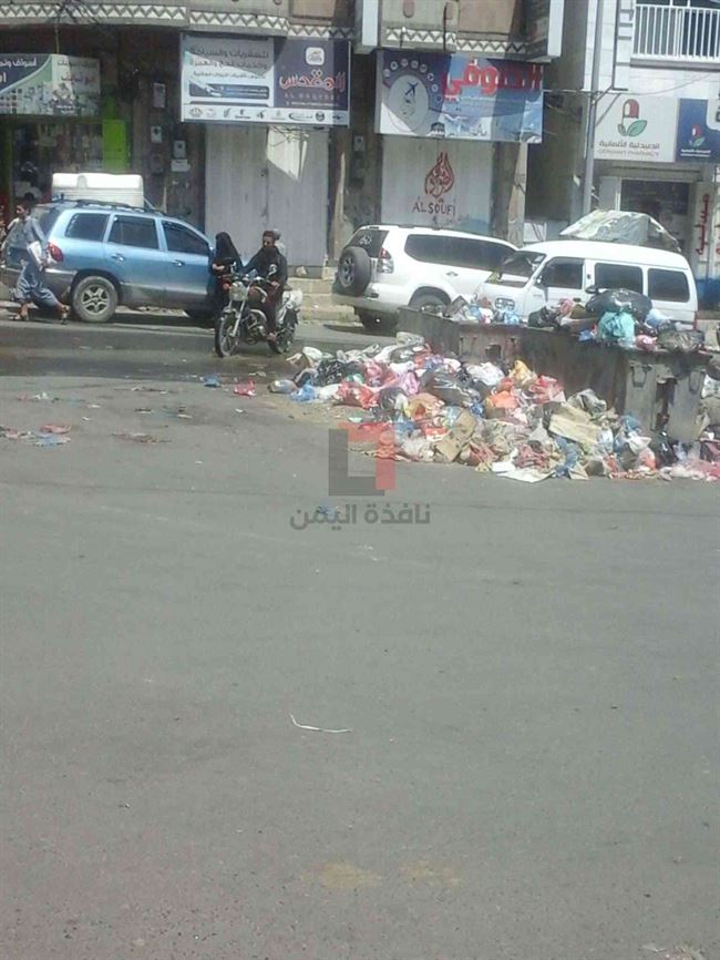 شاهد.. شوارع تعز تكتض بلقاحات الموت