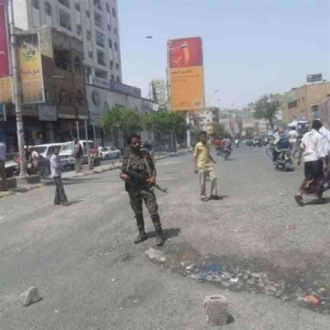 مصادر تكشف تفاصيل تجدد الاشتباكات العنيفة بين فصائل الاخوان بتعز