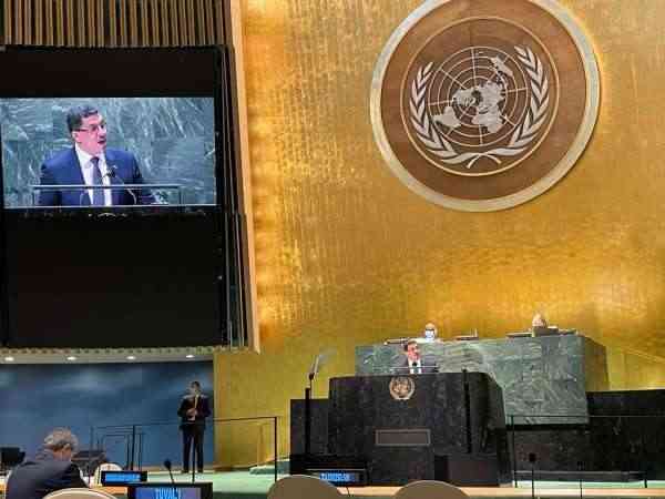 وزير الخارجية يدعو دول العالم إلى دعم البنك المركزي بوديعة مالية