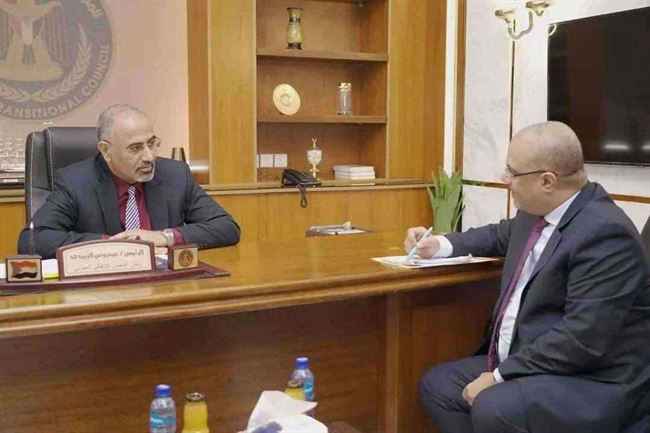 الزبيدي يدعو المنظمات الدولية لفتح مقراتها في عدن